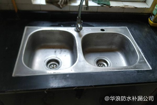 厨房水槽漏水怎么办_厨房防水堵漏_广州防水堵漏公司